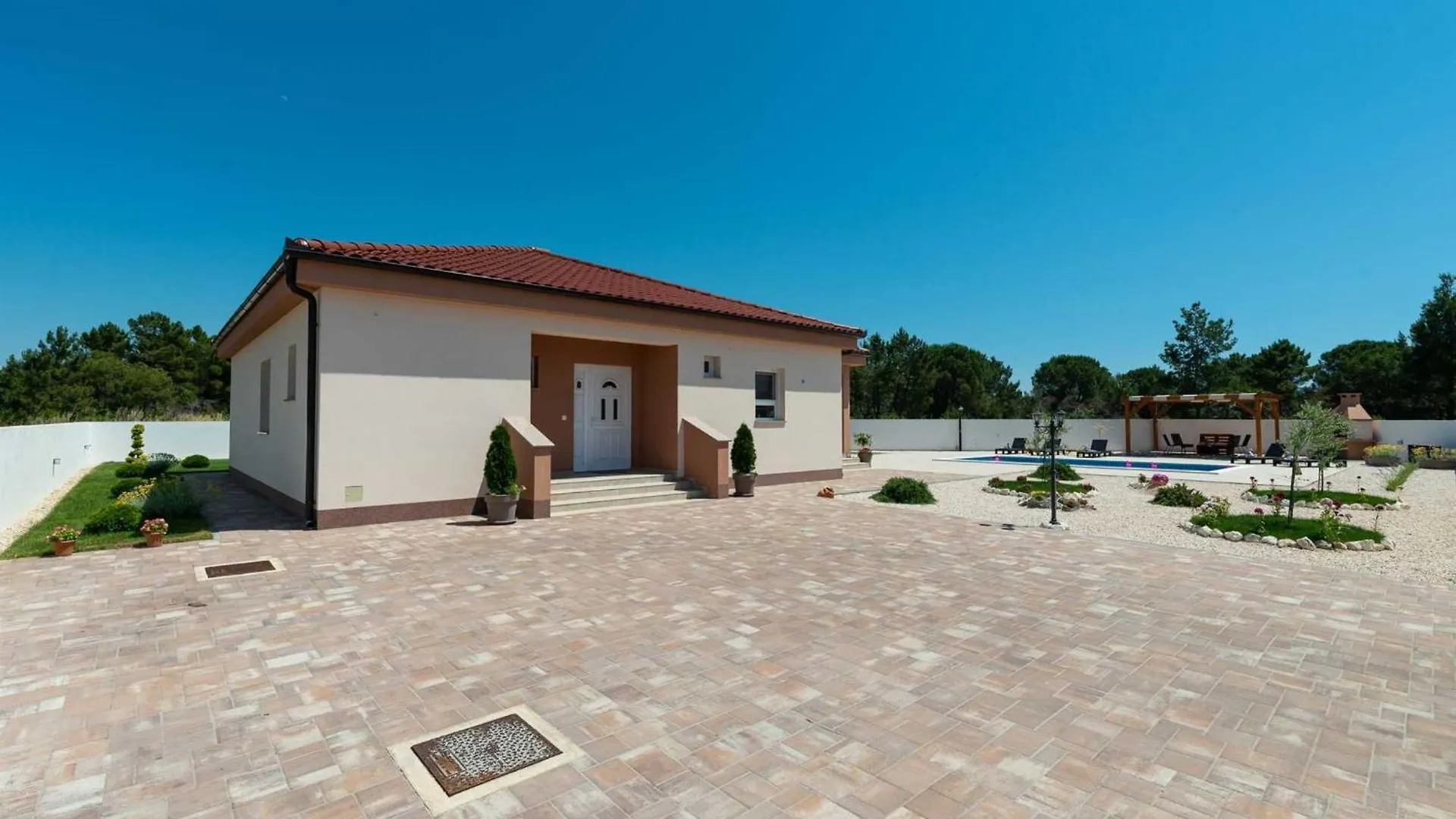 4* Villa First Hill With Heated Pool, Zaton Zaton  Zaton (Zadar)