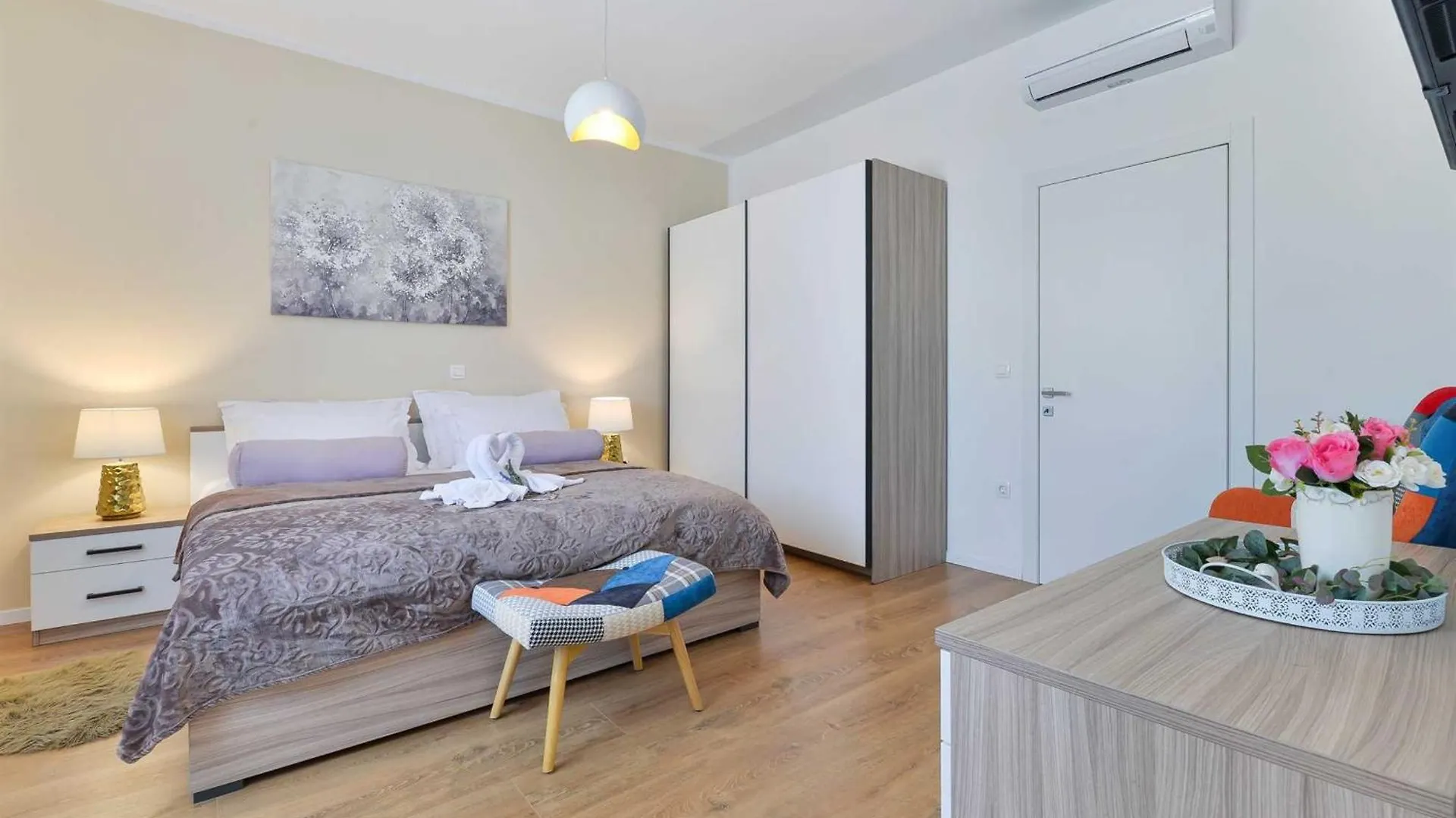 4* Villa First Hill With Heated Pool, Zaton Zaton