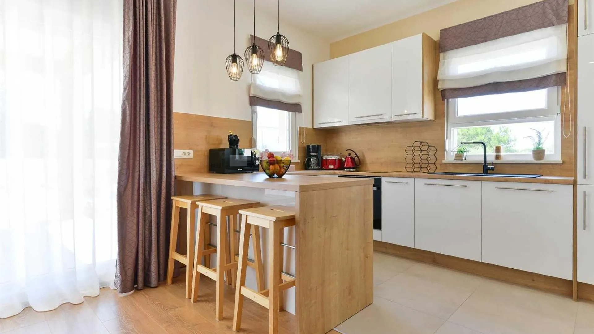 4* Villa First Hill With Heated Pool, Zaton Zaton
