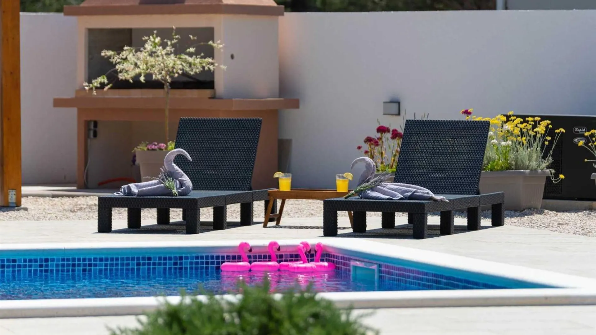 4* Villa First Hill With Heated Pool, Zaton Zaton