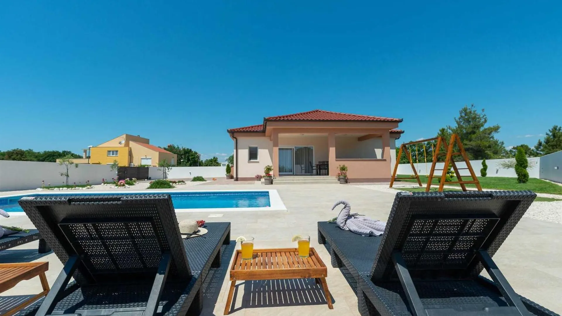 4* Villa First Hill With Heated Pool, Zaton Zaton  0*, Zaton (Zadar)